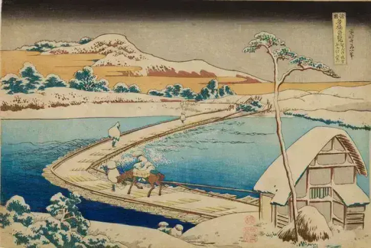 Des personnages se déplacent sur un pont dans le Japon du 19e siècle.