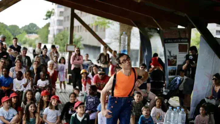 La halle collectuve du nouveau quartier du Champ-de-Manoeuvre.