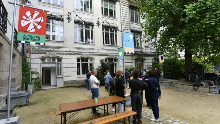 La cour de l'ancienne école des beaux-arts de Nantes, transformée en lieu d'échanges et de rencontres.