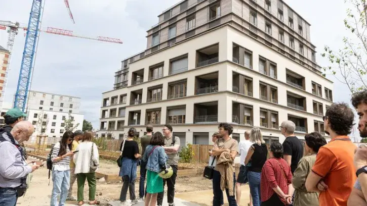 Un immeuble de logements en construction dans le quartier de la caserne Mellinet, à Nantes.
