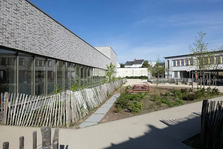 Le nouveau bâtiement de l'école de la Mutualité.