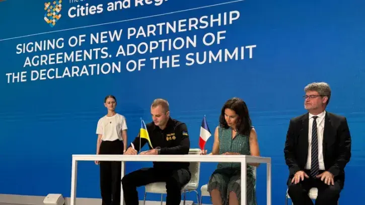 signature partenariat Nantes Métropole Kherson