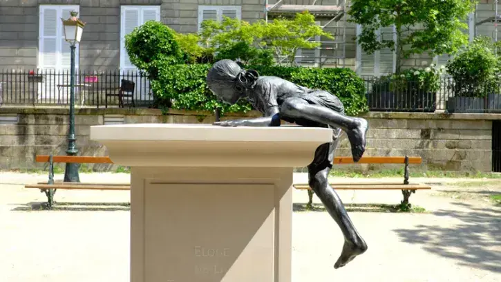 Statue dans la cours Cambronne