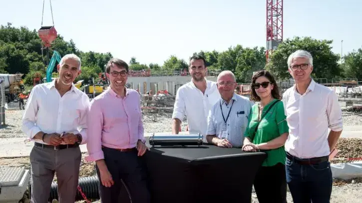 Des élus posent la première pierre d'un programme immobilier à Doulon-Gohards.