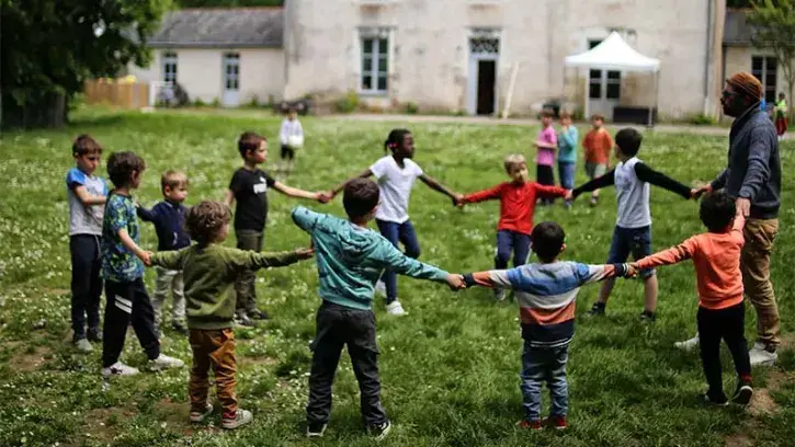 Chaque mercredi, des enfants des écoles Charles Lebourg, Villa Maria et Jonelière se retrouvent à l'Observatoire. © Romain Boulanger pour Nantes Métropole