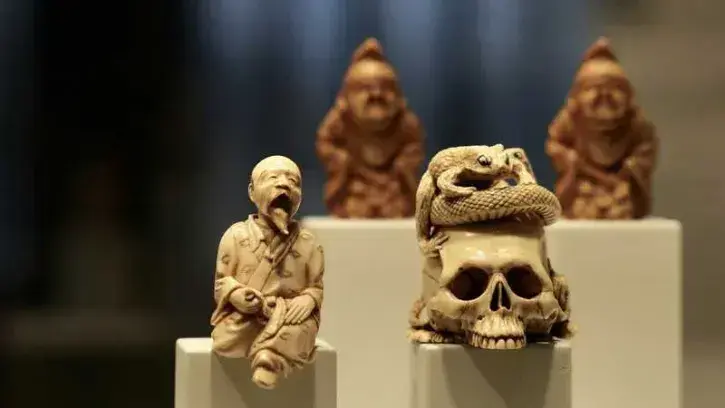 La famille Dobrée commerçait principalement avec l'Asie. En témoignent statuettes, objets décoratifs ou encore une série rarissime de peintures de scènes chinoises © Romain Boulanger.