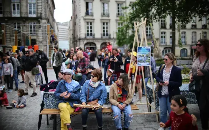 ÉVÉNEMENT. Après plus de  quatre ans de travaux, les Nantaises et les Nantais sont venus en nombre, en famille ou entre amis, profiter des spectacles, mais aussi des plantations, des bancs-jardinières et du vaste espace piéton qui ont remplacé l'ancienne 