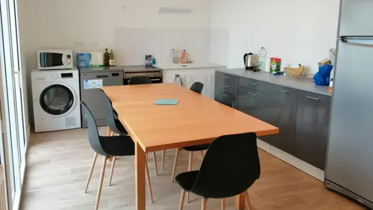 Deux appartements neufs, au cœur de Bouguenais, accueillent cinq colocataires. Crédit : Udaf 44.