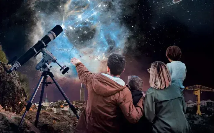 Le Planétarium de Nantes, le Laboratoire de planétologie et géosciences de Nantes-Université, la Société d'astronomie de Nantes (SAN) et l'association Méridienne sont à l'initiative de la création de ce festival. Ils ont été rejoints par de nombreux autre