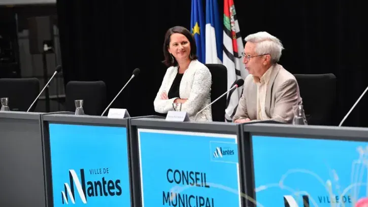 Installation. Le nouveau Conseil municipal est installé par François Prochasson, doyen de l'assemblée. Pour des raisons sanitaires, ce temps fondateur du municipe a lieu à la Cité des congrès de Nantes.