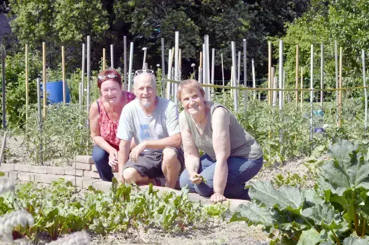 Christine Joly, Jany Boileau et Josiane Noury, membres de l'association des Eglantiers très investis dans la vie des jardins. ©Rodolphe Delaroque