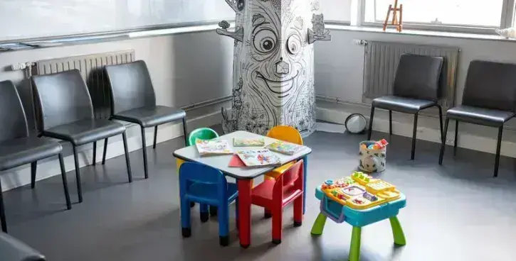 Un espace "jeux" pour pouvoir venir avec ses enfants.