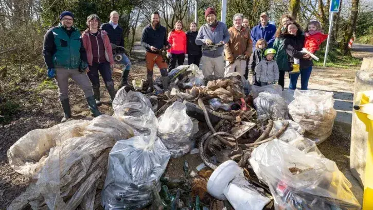 L'opération propreté a permis de collecter 3 à 4 m³ de déchets © Ludovic Failler.