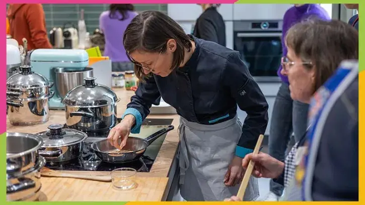 Emilie Guillou propose des ateliers piour une cuisine et une alimentation durable. © Garance Wester pour Nantes Métropole