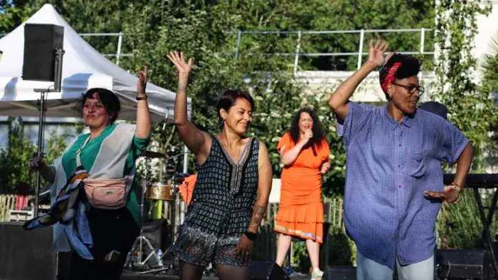 La pop tropicale du duo Emaly a mis l'ambiance mardi à la Pilotière © Romain Boulanger.