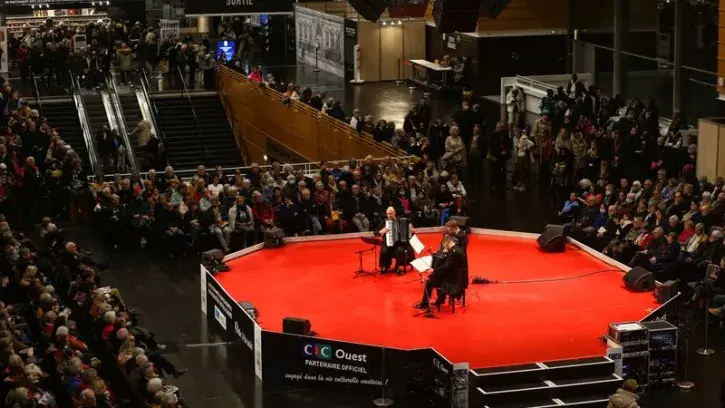 Motion trio, formation d'accordéonistes, a donné le premier concert sur le Kiosque Pleyel © Romain Boulanger