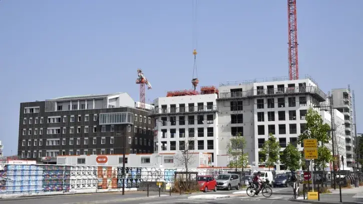 Sur la parcelle située à l'angle de la rue des marchandises et du boulevard de l'Estuaire, les immeubles du premier bloc urbain du quartier République ont désormais leurs silhouette définitive. © Rodolphe Delaroque pour Nantes Métropole