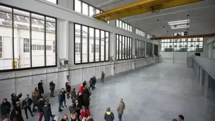 Eiffage Immobilier a réhabilité deux nefs « en se rapprochant au maximum de leur état d'origine ». L'existant est relié à deux bâtiments neufs de 5 et 7 étages. L'ensemble, livré fin février, accueille un incubateur des métiers de la robotique et de l'int