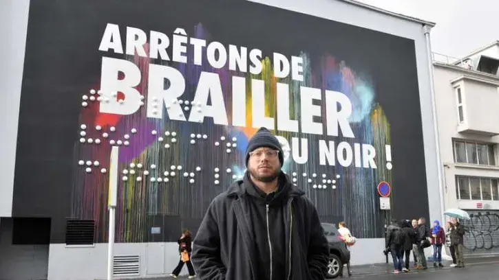 L'artiste nantais The Blind souhaite rendre visible et lisible le graffiti au plus grand nombre, y compris les déficients visuels. © Rodolphe Delaroque