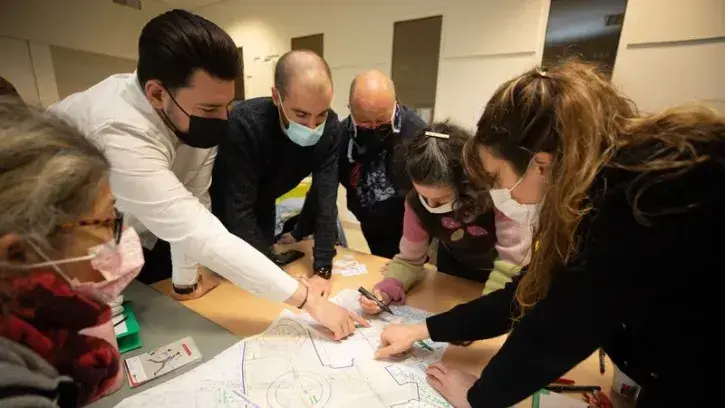 L'atelier citoyen, composé de 25 habitants et usagers sélectionnés parmi 113 volontaires, s'est réuni durant trois week-ends à l'automne 2021 pour élaborer son cahier de préconisations. © Ludovic Failler