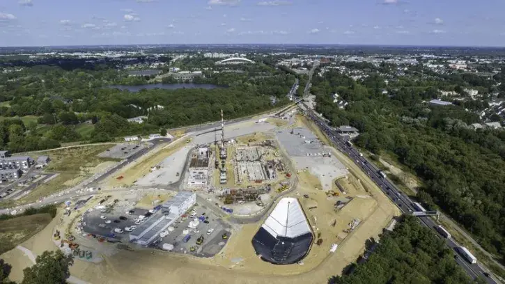 Sur le chantier du futur Cetex de la Semitan, les premiers éléments de l'atelier de maintenance sortent de terre.  © Valéry Joncheray