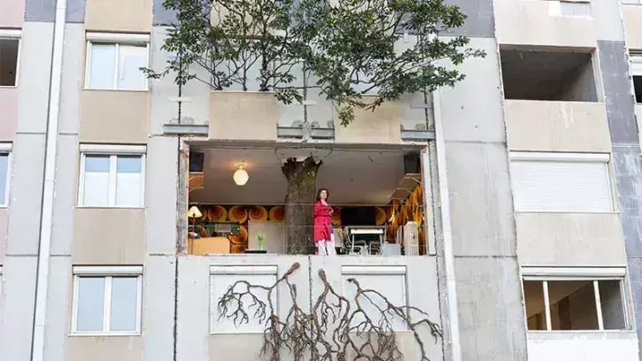 Le spectacle Cinémascope prend place dans un immeuble appelé à être démoli.