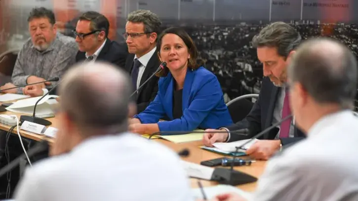 Johanna Rolland, maire de Nantes et présidente de Nantes Métropole, aux côtés, notamment, de Renaud Gaudeul, procureur de la République de Nantes. © Thierry Mézerette