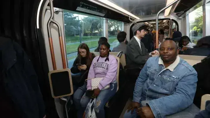 Capacité augmentée de 20%, confort et luminosité accrus, accessibilité totale, consommation énergétique diminuée… Les nouvelles rames offrent aux passagères et passagers une expérience de voyage plus agréable © Ludovic Failler.