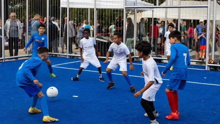 Le city stade du Bout des Landes, à Nantes Nord, a été imaginé avec un collectif de jeunes du quartier © Jean-Félix Fayolle pour Nantes Métropole