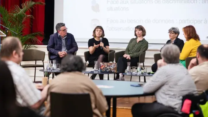 Une grande soirée d'échanges au salon Mauduit le 13 mai 2024. © Céline Jacq