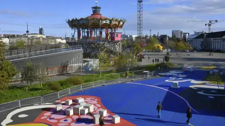 L'espace Alice-Milliat est encore en cours d'aménagement devant la Cale 2 créateurs, sur l'île de Nantes. D'ici début janvier 2024, place à des activités physiques pour toutes et tous ! © Rodolphe Delaroque