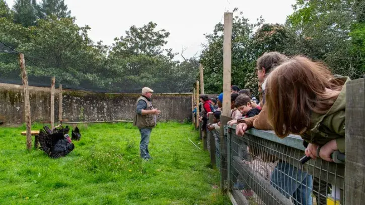 Rachetée par la Ville de Nantes en 1972, cette ancienne ferme du 17e siècle abrite plusieurs espèces d'animaux issues de races locales, à petit effectif.  © Loïc Gatteau pour la Ville de Nantes