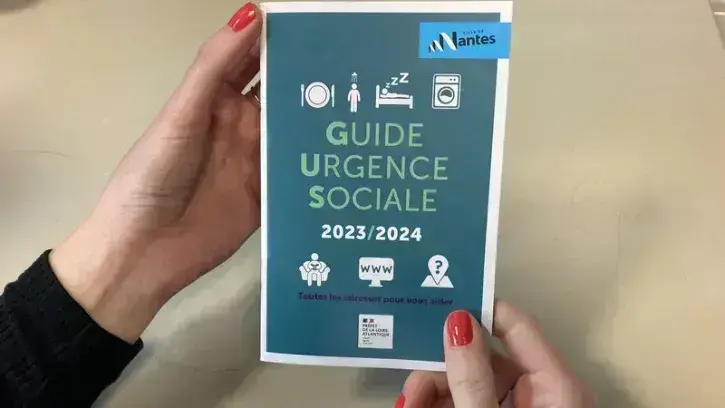 Le guide de l'urgence sociale est distribué à 35 000 exemplaire dans la ville ©Nantes Métropole