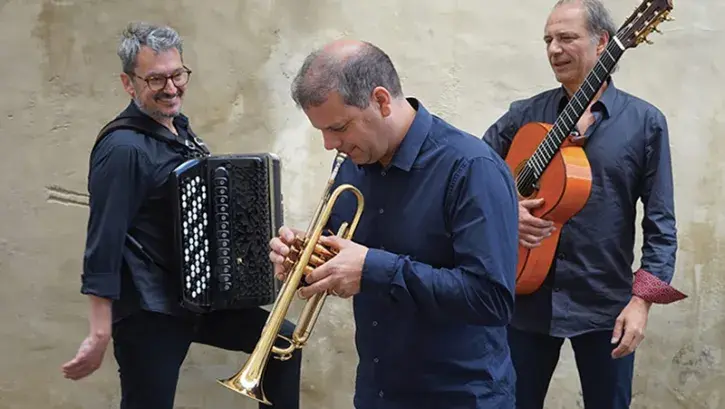 Le trio Lagrimas Azules, parmi les invités du concert de soutien aux victimes du séisme au Maroc © Estran Guidel