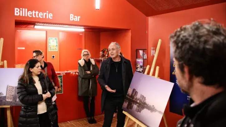 Outre les logements, l'opération Loire en scène, conçue par l'agence d'architecture Babin-Renaud, accueille le nouveau théâtre Beaulieu, ouvert en septembre 2022. © Romain Boulanger pour Nantes Métropole.