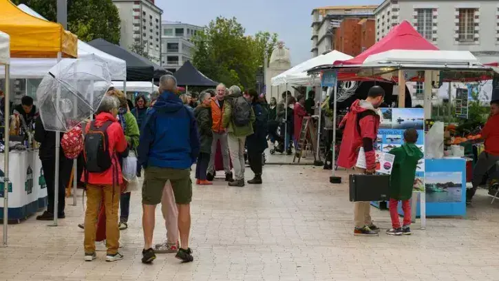 Le marché de la caserne déploie ses étals tous les jeudis. © Thierry Mezerette