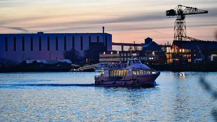 La ligne 2 du Navibus, entre Bas-chantenay et la pointe de l'Île de Nantes. © Stephan Ménoret