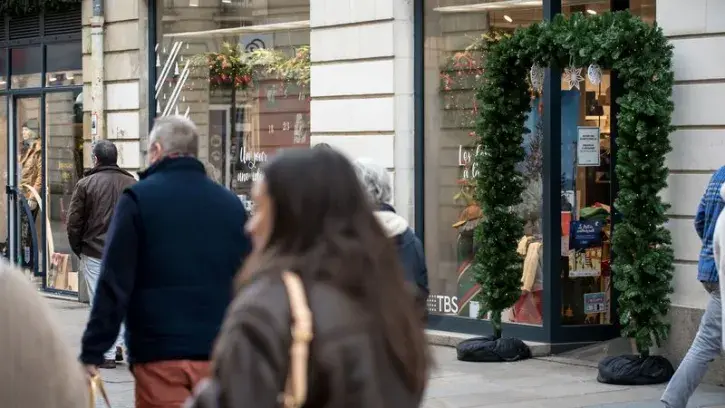 La très chic rue d'Orléans propose un Noël "authentique". 