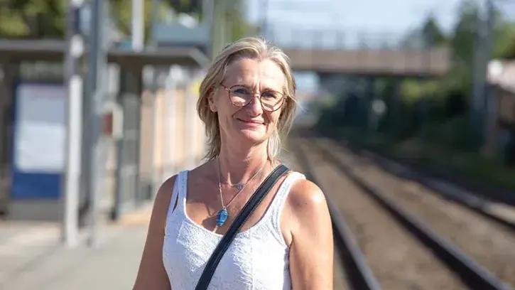 Marie-Christine Vrillaud prend le train de son domicile, au Pallet, jusqu'à son travail, à Saint-Sébastien-sur-Loire. © Christiane Blanchard pour Nantes Métropole