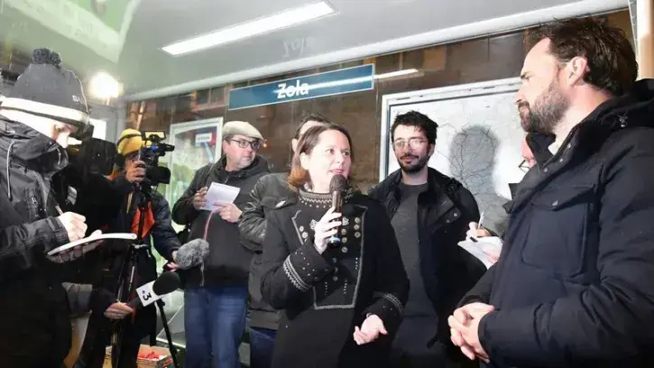 Nantes Métropole a décidé de limiter la présence de la publicité sur l'espace public à la fois pour des raisons écologiques, pour protéger le paysage et réduire la pollution visuelle, a rappelé la maire de Nantes Johanna Rolland, mercredi 4 janvier en pré