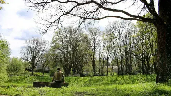 Dans le cadre du projet européen Urbinat, une promenade urbaine a été créée sur Nantes Nord, passant par le parc de l'Amande. © Romain Boulanger