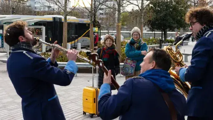 Le nouveau parvis a été inauguré en fanfare, samedi 10 décembre. © Jean-Félix Fayolle pour Nantes Métropole Aménagement