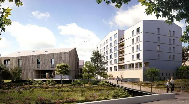Situés dans un environnement boisé, les quatre bâtiments s'articuleront autour d'espaces partagés. Un cheminement piéton et des placettes viendront valoriser le cours d'eau et les zones humides du site, offrant un cadre de vie agréable aux futurs résident