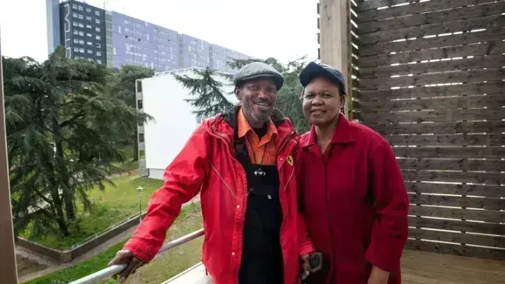 Lundi 14 octobre, de nouveaux locataires ont commencé à prendre possession de leurs appartements flambant neufs d'un immeuble de la rue Claude-Lorrain, à Nantes. © Tim Fox