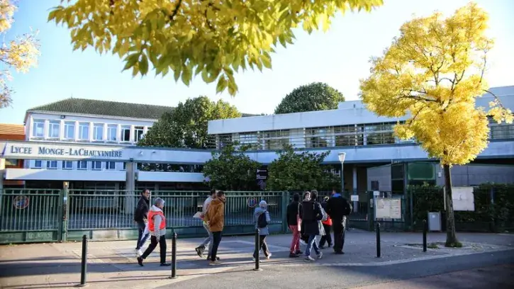 Une balade urbaine à la découverte du quartier était organisée samedi 5 octobre, à l'occasion du 1er forum sur le projet de renouvellement de la route de Rennes. © Romain Boulanger