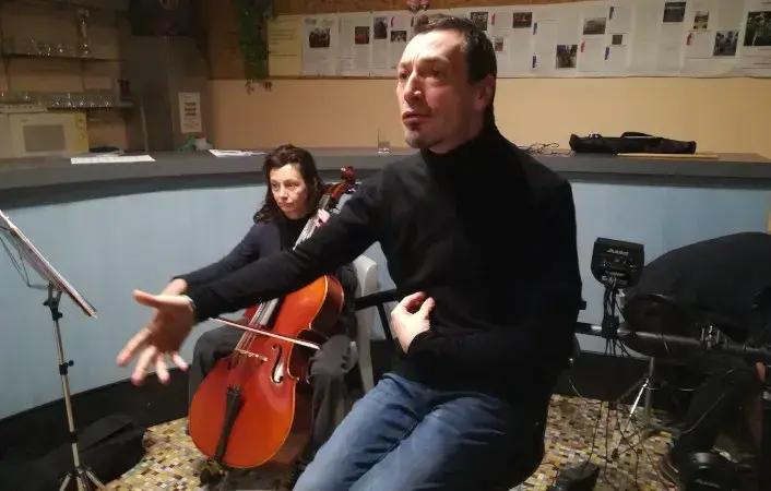 Les scènes ouvertes se tiennent dans le foyer bar du cinéma Bonne Garde ©  Rêver Sèvre