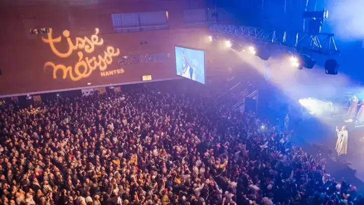 L'équipe de Tissé Métisse annonce une programmation riche où se succèdent concerts, théâtre, danse, et des temps d'échanges autour de la lutte contre les discriminations.