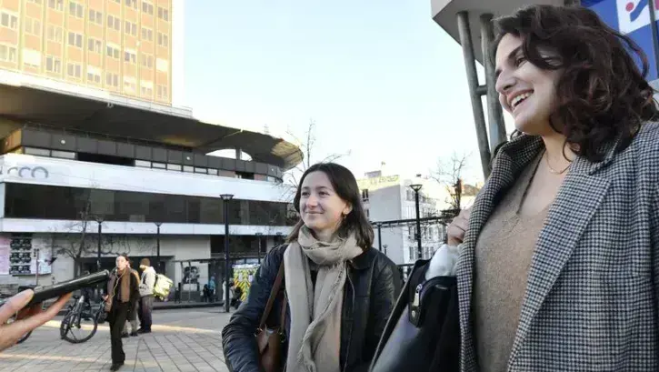 Le belvédère panoramique au 34e étage de la tour enthousiasme Sarah et son amie : « J'allais au bar Le Nid quand j'étais plus jeune avec mes parents. Ça sera chouette de retrouver cet autre point de vue sur Nantes. Surtout si c'est gratuit. » © Rodolphe D